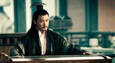 空城计中诸葛亮除了抚琴,为何还让人在城门口扫地?