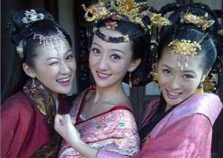 被皇帝打入冷宫的嫔妃,太监们为什么要争抢? 被皇帝打入冷宫的嫔妃,太监们为什么要争抢?