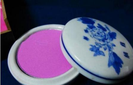 古代没有什么化妆品之类的 女子一般都用什么装饰自己呢 古代没有什么化妆品之类的 女子一般都用什么装饰自己呢