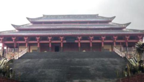 强大的秦王朝为什么只存在了15年？秦汉之间存在什么的差别是什么？