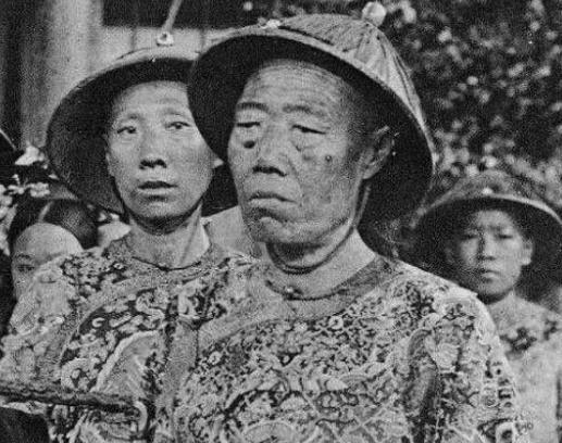 古代太监怎么上厕所?一点就能看出他们的一生有多悲惨? <a href=https://www.lishiji.cn/lishi/224/ target=_blank class=infotextkey>古代太监</a>怎么<a href=https://www.lishiji.cn/lishi/7617/ target=_blank class=infotextkey>上厕所</a>?一点就能看出他们的一生有多悲惨?