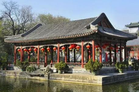 和珅死前留下一首诗，四个字预言大清灭亡？
