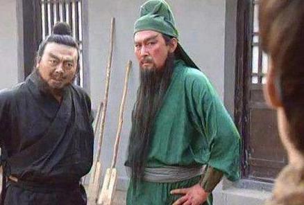 张飞和关羽一个卖枣一个杀猪 他们哪里学来的武功