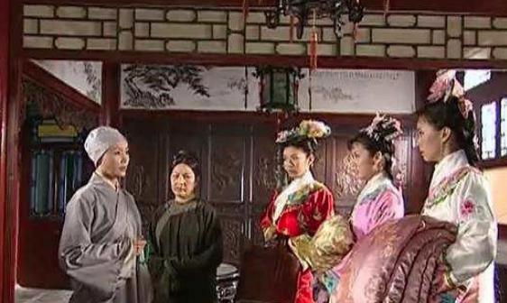 她是乾隆从江南带回的女人，皇后却因她被废