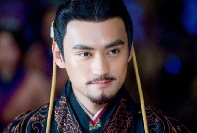 皇后郭圣通被废，太子刘疆离职，背后原因是什么？