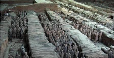 陈胜吴广起义的真正原因是什么 当时的法律明明没有杀头的地步 陈胜吴广起义的真正原因是什么 当时的法律明明没有杀头的地步