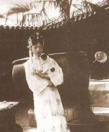 末代皇后婉容一生有多悲惨？是谁造成了婉容的悲剧？