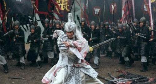 赵云长坂坡一站出名后，为什么不受刘备重用了？