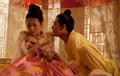 太监是个高危职业!晚上伺候嫔妃鞋子里竟然还要放东西? 太监是个高危职业!晚上伺候嫔妃鞋子里竟然还要放东西?