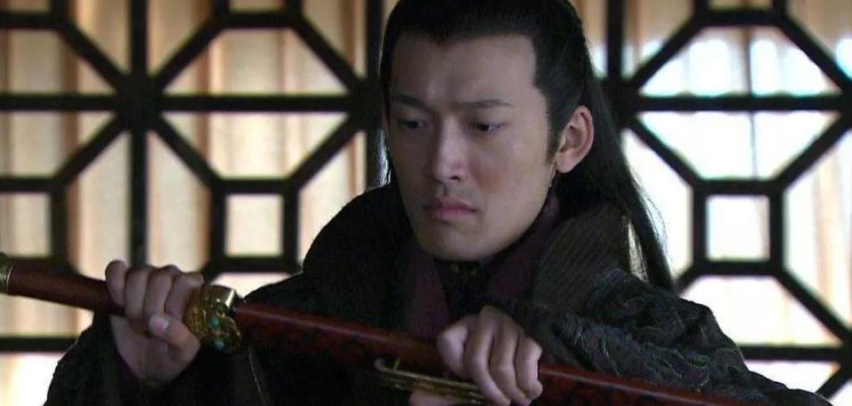 秦武王也不傻,为何偏偏要举起重鼎,然后不小心压死自己呢? 秦武王也不傻,为何偏偏要举起重鼎,然后不小心压死自己呢?