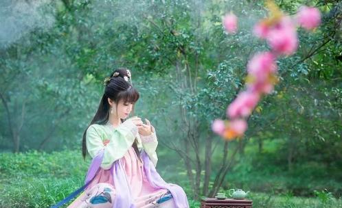 豆蔻年华指的是几岁?古人为什么用豆蔻形容少女? 豆蔻年华指的是几岁?古人为什么用豆蔻形容少女?