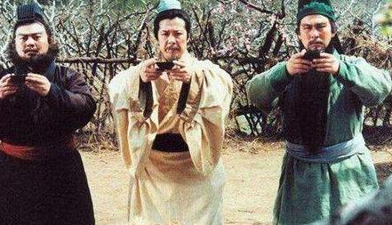 张飞和关羽一个卖枣一个杀猪 他们哪里学来的武功