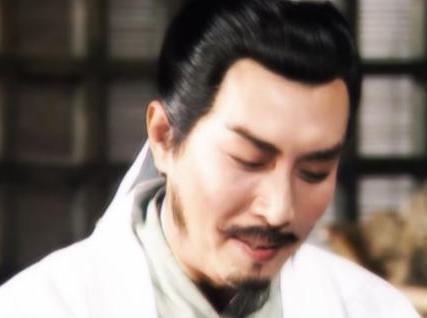 赤壁之战的功臣是谁 是周瑜还是孔明 赤壁之战的功臣是谁 是周瑜还是孔明