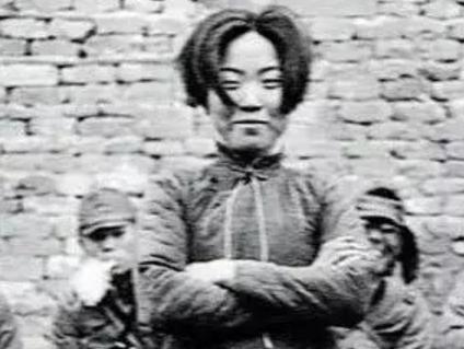 这个女人被日军俘虏,死前提出一个要求,日本老兵答应后说后悔 这个女人被日军俘虏,死前提出一个要求,日本老兵答应后说后悔