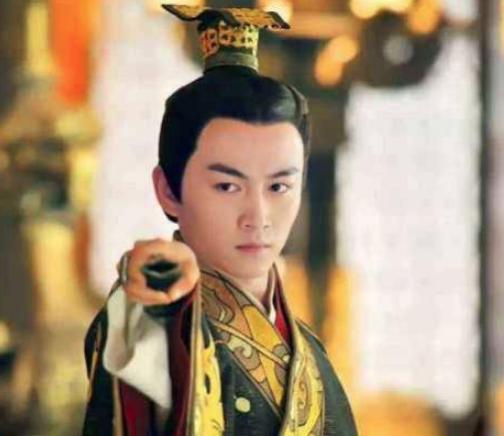 文武双全的皇帝，刘秀年轻时在干嘛？
