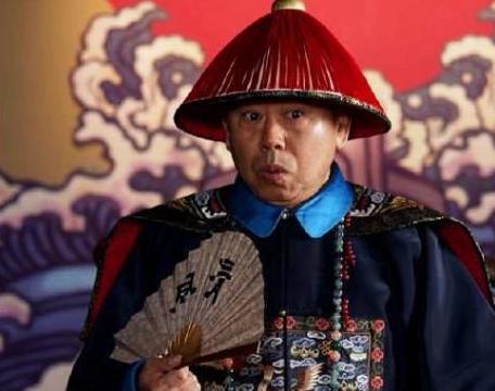 他是清朝时期的一个小小的知县 因为得罪皇帝身边的太监而连升三级