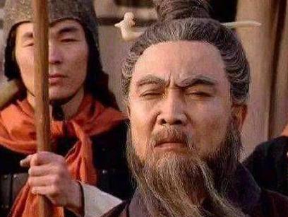 曹操的对手袁绍死后 曹操为什么不笑反而是哭起来