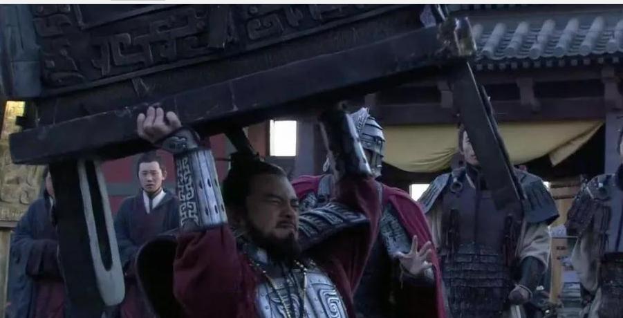 秦武王也不傻,为何偏偏要举起重鼎,然后不小心压死自己呢? 秦武王也不傻,为何偏偏要举起重鼎,然后不小心压死自己呢?