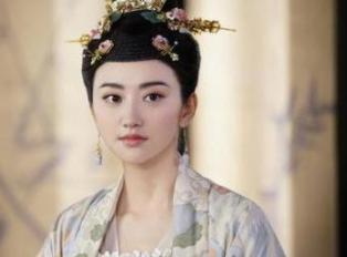 此女命运坎坷成王妃后流落民间,儿子长大之后找了她一生! 此女命运坎坷成王妃后流落民间,儿子长大之后找了她一生!