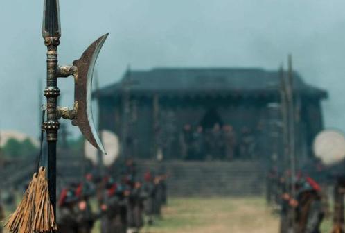 项羽的武器是什么？300多斤的武器要怎么使用？