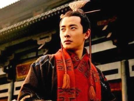 曹操是怎么控制甚至利用好汉献帝的 曹操从他身上的到什么