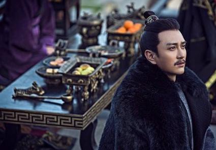曹丕是怎么对待曹植的 兄弟两人的感情是什么样的 曹丕是怎么对待曹植的 兄弟两人的感情是什么样的
