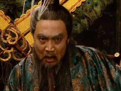 关羽死后睁眼,曹操砍树流血是真的吗 究竟是迷信还是谣言 关羽死后睁眼,曹操砍树流血是真的吗 究竟是迷信还是谣言