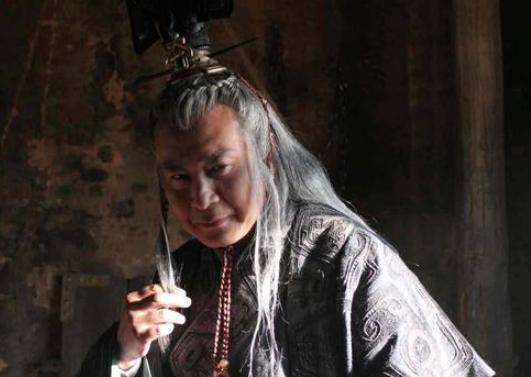 窦武好歹也是东汉外戚,为何斗不过宦官? 窦武好歹也是东汉外戚,为何斗不过宦官?