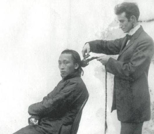 清朝男子一律要留辫子，那光头的和尚怎么办？