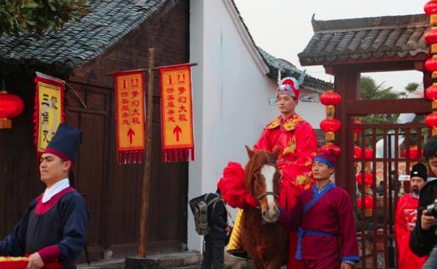 各个朝代都是怎么选状元的？明朝看名字，清朝看书法