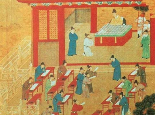 户部尚书和太子太师都是从一品，哪个的地位更高？