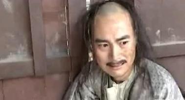 雍正继位是怎么对待兄弟的？同样是哥哥为何待遇天差地别？