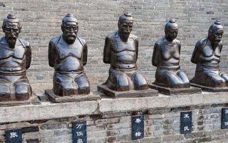 岳飞目前一共有五个跪像 除了秦桧夫妇外还有三个人是谁 岳飞目前一共有五个跪像 除了秦桧夫妇外还有三个人是谁