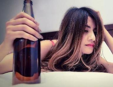 古人醒酒都有什么方式 除了奇葩之外就是恶心