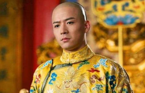 侍女苏麻喇姑死后为什么能以嫔位厚葬?康熙跟她什么关系? 侍女苏麻喇姑死后为什么能以嫔位厚葬?康熙跟她什么关系?