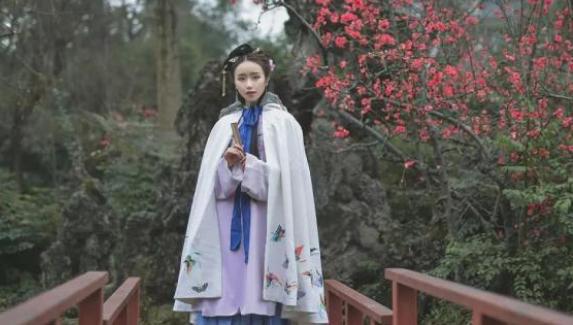 被权力玩弄一生的李香君，历史上最大的悲剧