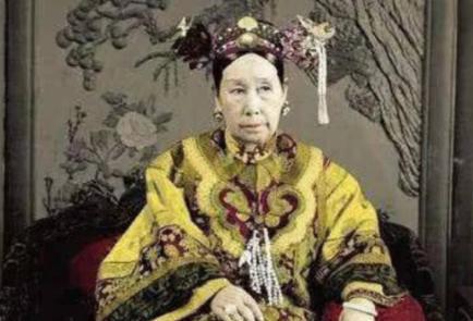 古代皇帝是怎么如厕的？慈禧从来不亲自动手，乾隆还有两个奇葩要求