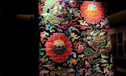 清朝皇帝身上的龙袍都是哪里制作的 该机构位于什么地方 清朝皇帝身上的龙袍都是哪里制作的 该机构位于什么地方