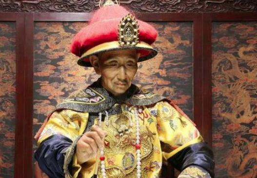 每年<a href=https://www.lishiji.cn/lishi/12150/ target=_blank class=infotextkey>过年</a>康熙都要写“福”字送大臣，后来为何不写了？