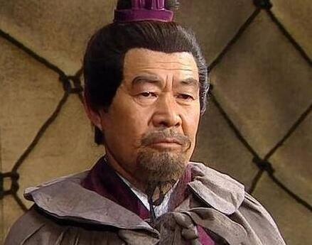 曹操逼死荀彧为什么还敢留荀攸 难道说他不怕趁机报复吗