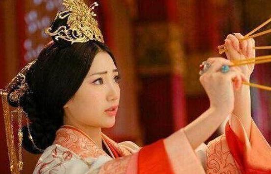 李夫人为何在死前拒绝与汉武帝相见？李夫人的家族后来怎么样了？