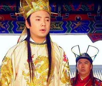 同样追封自己父亲为皇帝 为什么朱允炆可以而嘉靖就被大臣反对