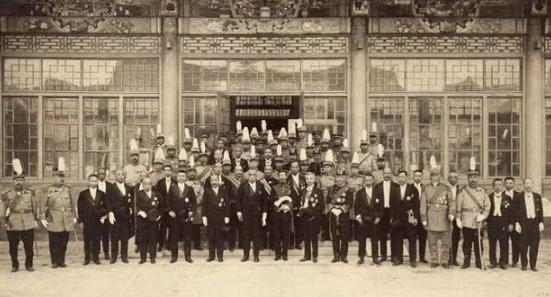 中国唯一葬在法国的将军,战死时年仅24。 中国唯一葬在法国的将军,战死时年仅24。