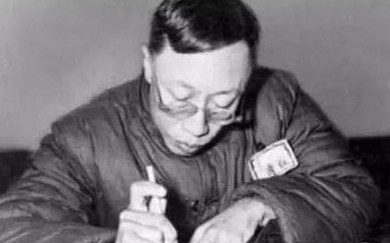 溥仪为什么不逃到国外去 而是成为<a href=https://www.lishiji.cn/lishi/1028/ target=_blank class=infotextkey>苏联</a>的<a href=https://www.lishiji.cn/lishi/1405/ target=_blank class=infotextkey>俘虏</a>呢