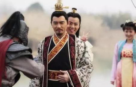 他是历史上最著名,也最可恨的白眼狼 杀恩人抢孙女连江山都落到他的手里 他是历史上最著名,也最可恨的白眼狼 杀恩人抢孙女连江山都落到他的手里