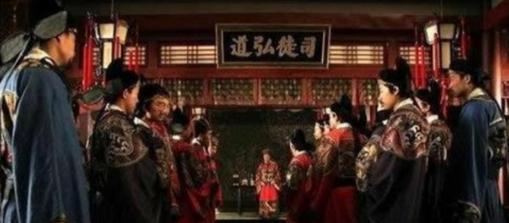 朱元璋到少林见佛不知道该不该跪拜，方丈8个字替皇帝解围！