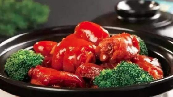 朱元璋想用一道菜给沈万三治罪,他说了三个字却逃过一劫 朱元璋想用一道菜给沈万三治罪,他说了三个字却逃过一劫