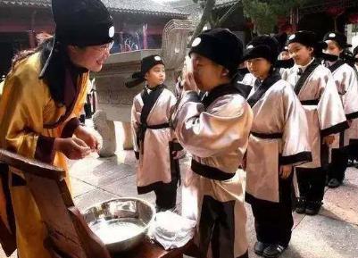 古代书生究竟是靠什么生活的 他们明明不屑于劳动的