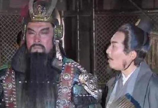 刘备称帝前后，为什么诸葛亮的官职都不是最高的？