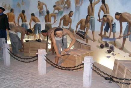 虎门销烟为何不用火烧 而是偏偏用生石灰呢 虎门销烟为何不用火烧 而是偏偏用生石灰呢